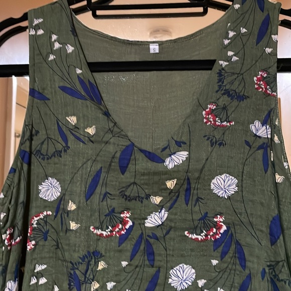 Sleeveless maxi dress, new, green floral with green plain material. - Picture 3 of 4